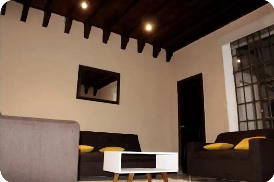 La Casa Del Mochilero Hotel Mexico City Exterior photo